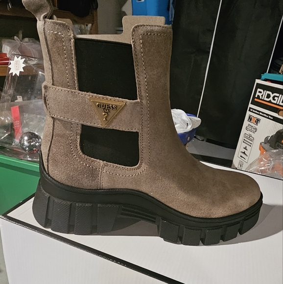 Guess Tan Ankle Boots with Black Sole - Picture 7 of 10